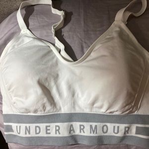 New never worn sports bra